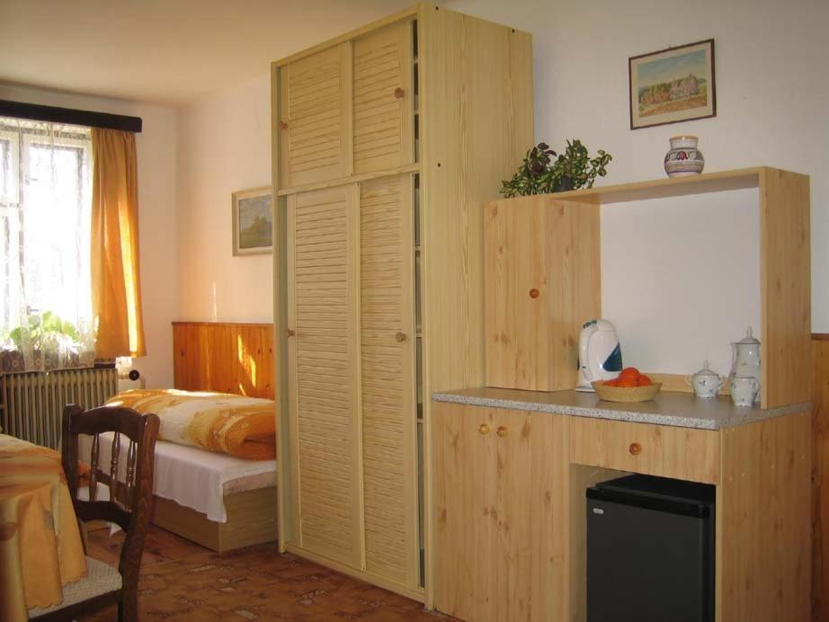 Penzion Nevcehle Urbanov Habitación foto